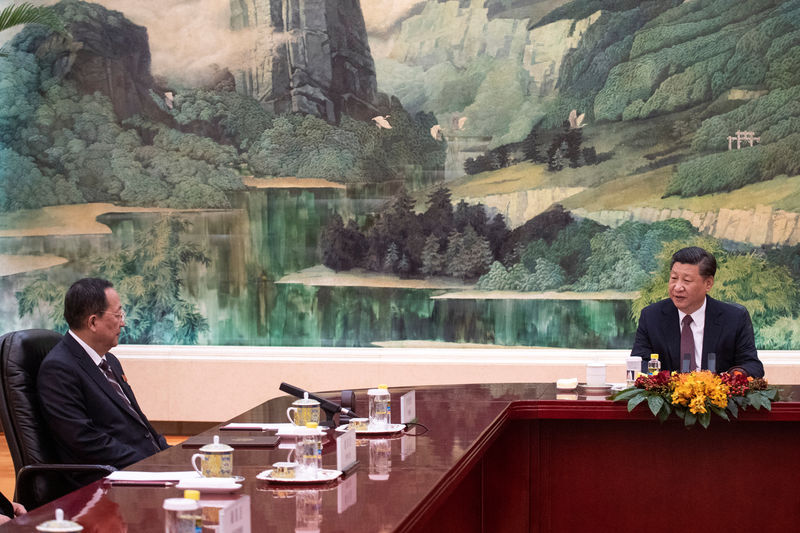 © Reuters. رئيس الصين يأمل أن تلتقي كوريا الشمالية وأمريكا في منتصف الطريق