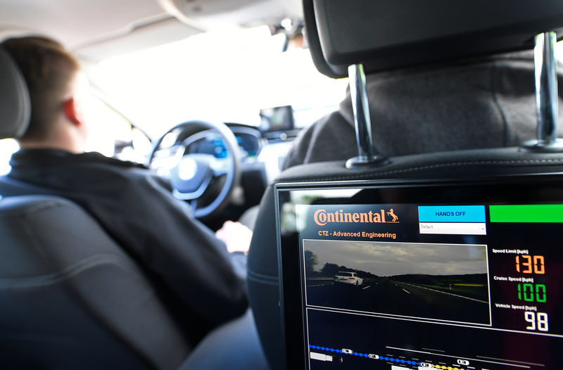 © Reuters. Continental estudiará compra de empresas de software tras salida a bolsa de Powertrain