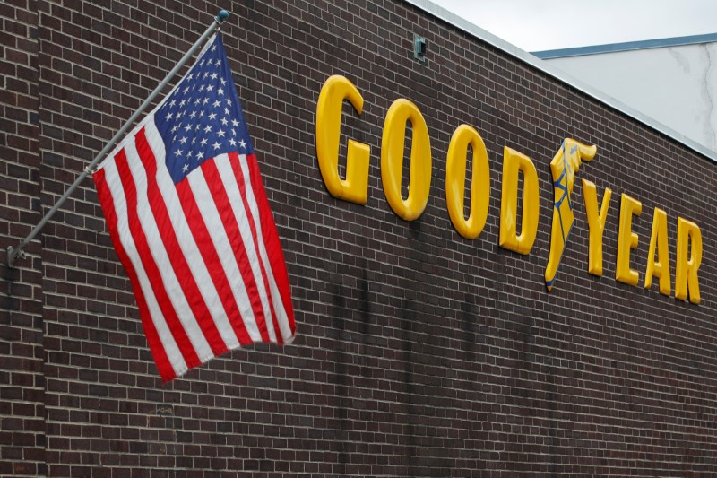© Reuters. FILE PHOTO: A U.S. flag flies at a Goodyear Tire facility in Somerville