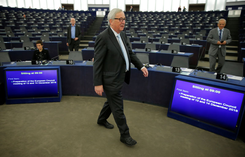 © Reuters. European Commission president Juncker arrives to address the European Parliament in Strasbourg