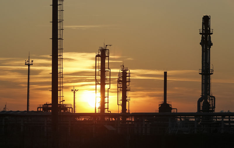 © Reuters. Вид на нефтегазоперерабатывающий комплекс в Кызылординской области Казахстана