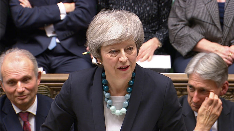 © Reuters. FILE PHOTO: Britain's Prime Minister Theresa May makes a statement in the House of Commons, London