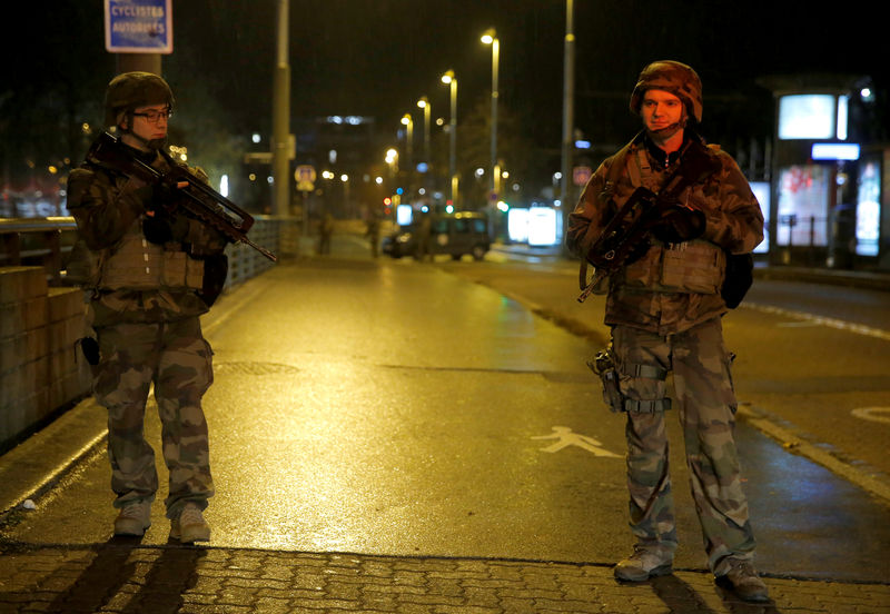 © Reuters. مصادر: ارتفاع عدد قتلى هجوم ستراسبورج إلى 4