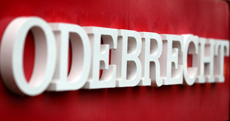 © Reuters. FILE PHOTO: The corporate logo of the Odebrecht SA construction conglomerate is pictured at its headquarters in Sao Paulo