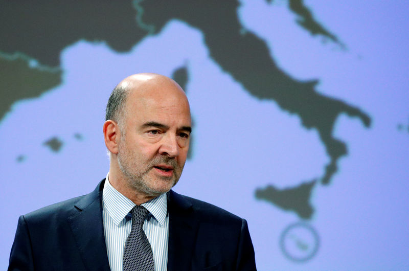 © Reuters. European Commissioner Moscovici presents the EU executive's economic forecasts in Brussels