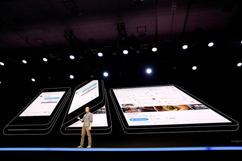 © Reuters. Samsung unveils foldable screen display in San Francisco