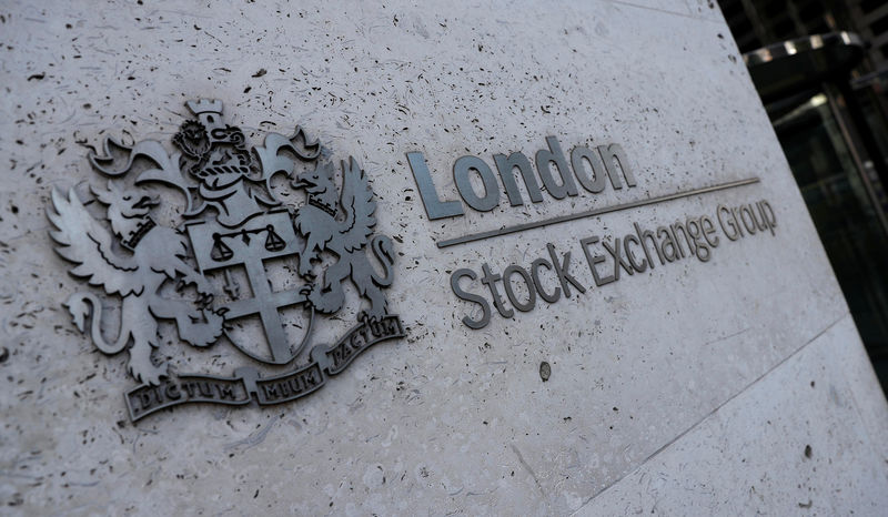 © Reuters. Il simbolo della London Stock Exchange, la borsa di Londra