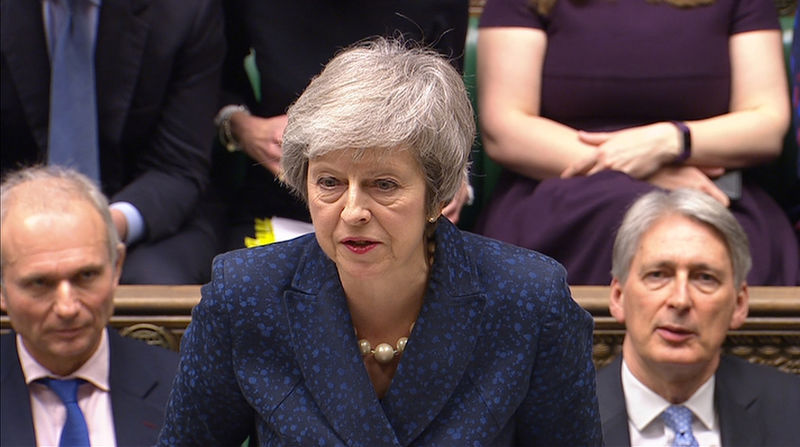 © Reuters. Premiê britânica, Theresa May, durante pronunciamento no Parlamento
