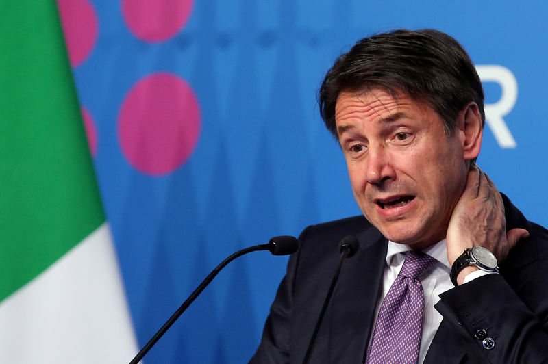© Reuters. FILE PHOTO: Italian Prime Minister Giuseppe Conte at the G20 summit in Buenos Aires