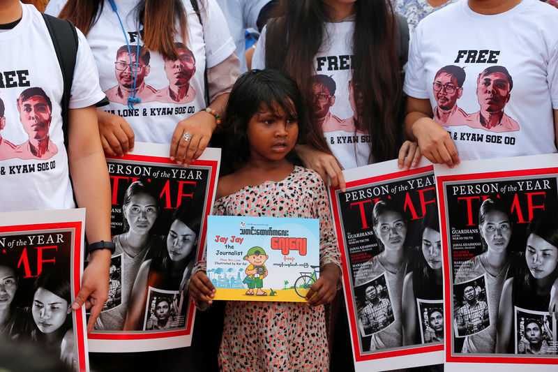 © Reuters. Activistas de Myanmar conmemoran aniversario de detención de dos periodistas de Reuters