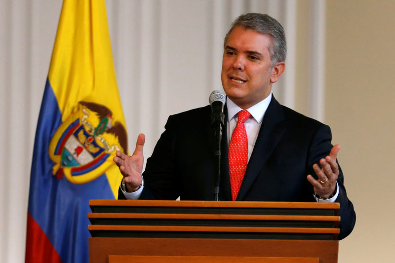 © Reuters. El presidente de Colombia critica las maniobras militares de Venezuela con Rusia