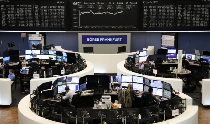 © Reuters. The German share price index DAX graph at the stock exchange in Frankfurt