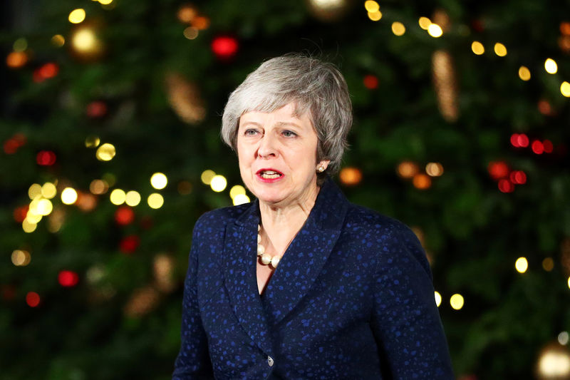 © Reuters. Una debilitada May acude a Bruselas en busca de ayuda para el Brexit