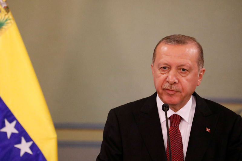 © Reuters. أردوغان: تركيا ستتصدى لتمويل أنصار كولن في الخارج