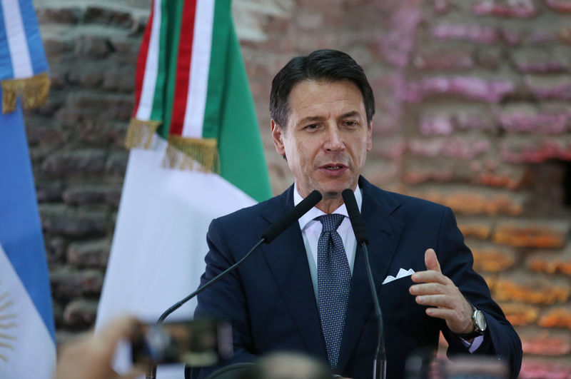 © Reuters. Primeiro-ministro da Itália, Giuseppe Conte, fala durante cúpula do G20 em Buenos Aires, Argentina