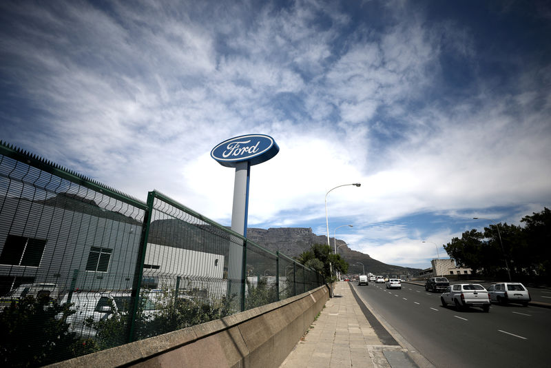 © Reuters. The logo of the Ford Motor Company is seen outside a car dealership in Cape Town