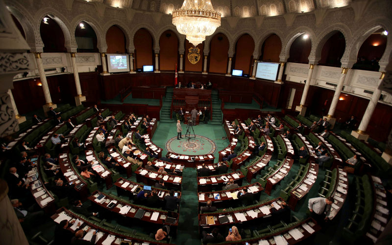 © Reuters. البرلمان التونسي يرفض مشروع قانون لرفع سن التقاعد