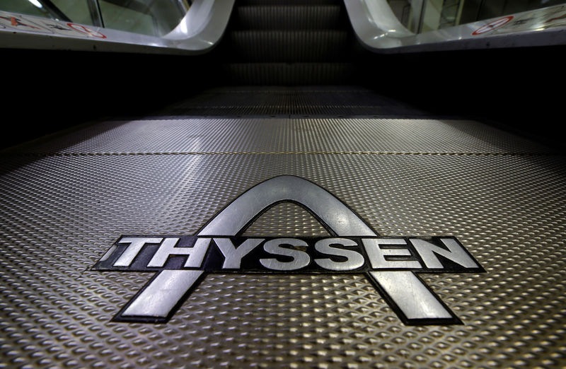 © Reuters. The logo of Thyssen is seen at an escalator in Cologne