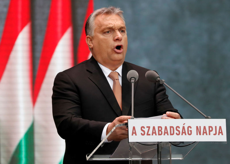 © Reuters. رئيس المفوضية الأوروبية يهاجم رئيس وزراء المجر بسبب الأنباء الكاذبة