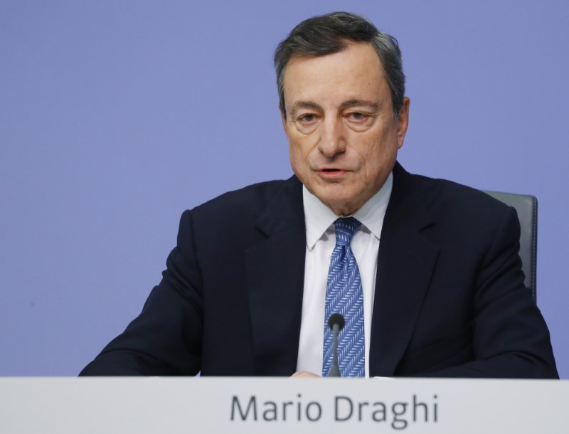 © Reuters. ECB President Draghi speaks during a news conference at ECB headquarters in Frankfurt