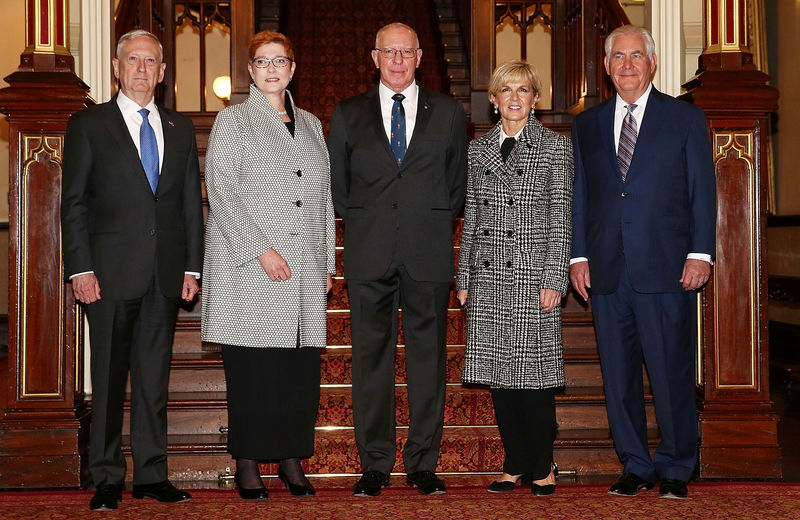 © Reuters. FILE PHOTO: Governor of New South Wales David Hurley  at Government House in Sydney