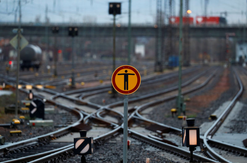 © Reuters. German rail workers hold nationwide strike