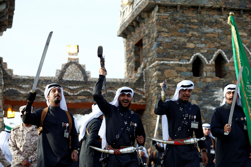 © Reuters. مهرجان الجنادرية 33 في السعودية يرفع شعار "وفاء وولاء"