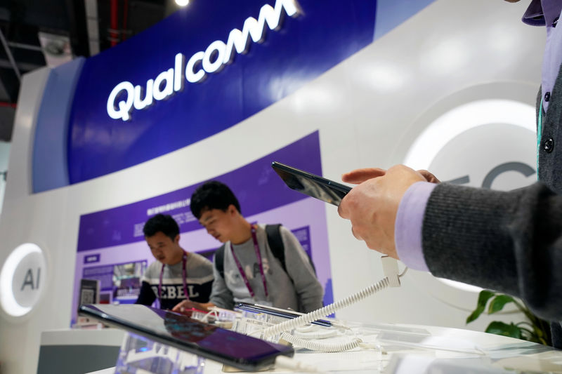 © Reuters. FILE PHOTO: A Qualcomm sign is seen during the China International Import Expo (CIIE), at the National Exhibition and Convention Center in Shanghai