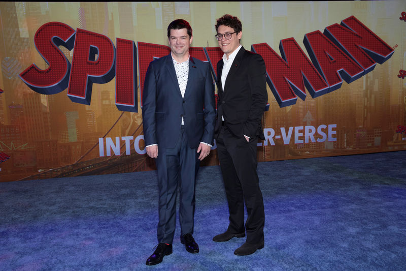 © Reuters. Los productores Christopher Miller y Phil Lord asisten al estreno mundial de "Spider-Man: Into the Spider-Verse" en Los Angeles, Estados Unidos. Imagen de archivo