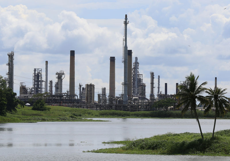 © Reuters. НПЗ государственной нефтяной компании Тринидада и Тобаго Petrotrin в Пуэнт-а-Пьере