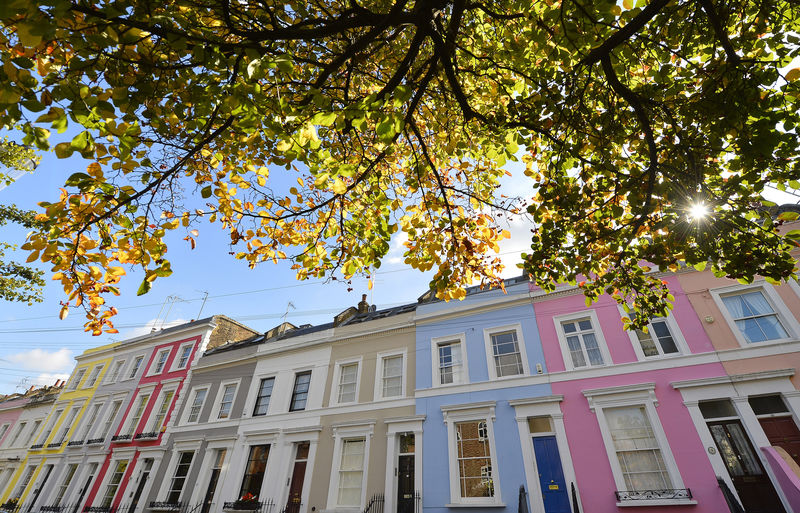 © Reuters. A residential street is seen in Notting Hill in central London