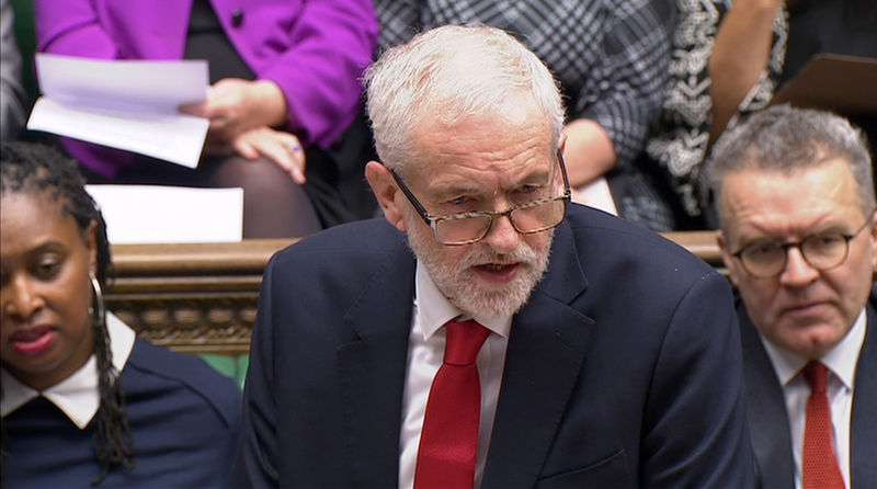 © Reuters. Jeremy Corbyn, the leader of the Labour Party, speaks at Prime Minister's Questions in the House of Commons, London