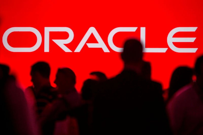Oracle sees strong third quarter on cloud strength, share rise