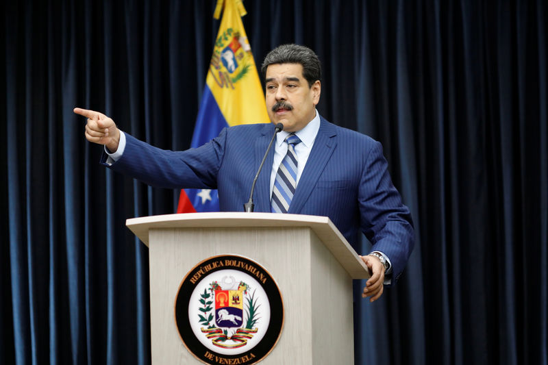 © Reuters. El presidente de Venezuela dice que la milicia bolivariana tiene 1,6 millones de miembros