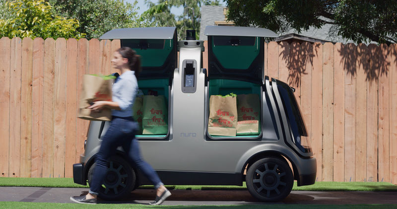 © Reuters. FILE PHOTO: Handout photo of NuroÕs R1 driverless delivery van is seen packed with bags from KrogerÕs FryÕs Food Stores, which will begin a test of the vehicle in Scottsdale