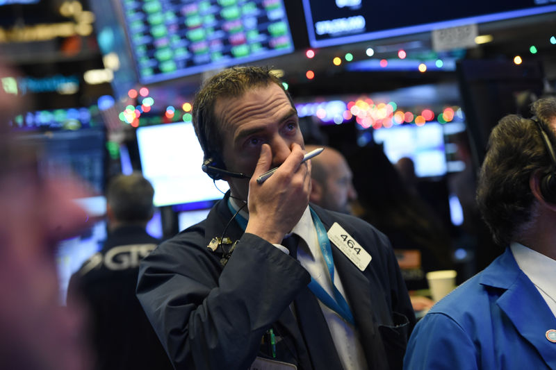 © Reuters. Un sondeo muestra el mayor pesimismo inversor en una década sobre la economía mundial