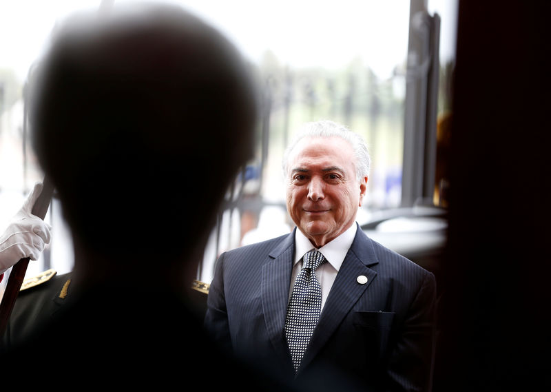 © Reuters. Presidente Michel Temer chega a reunião de cúpula do Mercosul em Montevidéu