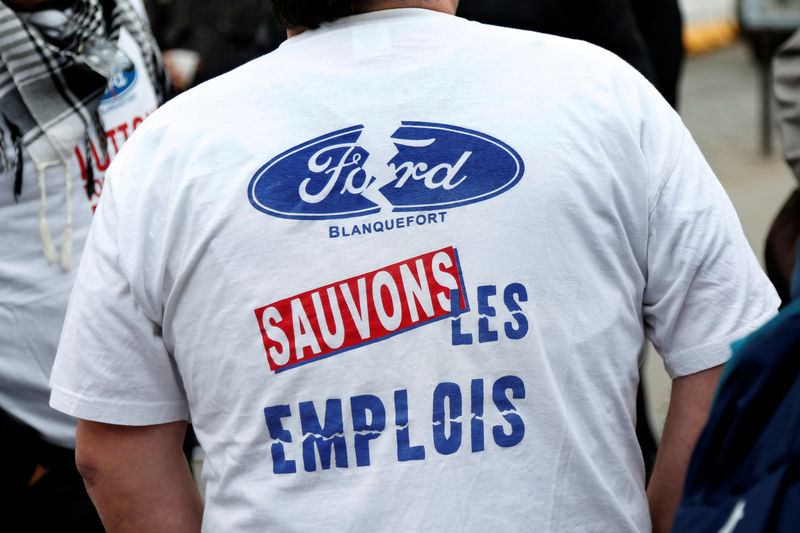 © Reuters. LES SALARIÉS DE FORD BLANQUEFORT VEULENT ENCORE Y CROIRE