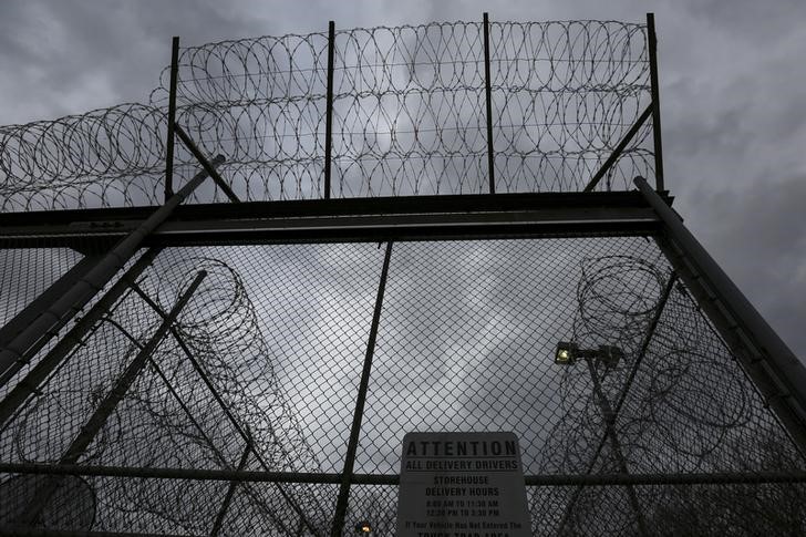 © Reuters. The front gate is pictured at the Taconic Correctional Facility in Bedford Hills, New York
