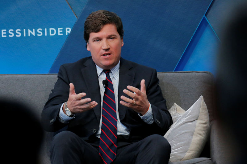 © Reuters. Fox personality Tucker Carlson speaks at the 2017 Business Insider Ignition: Future of Media conference in New York