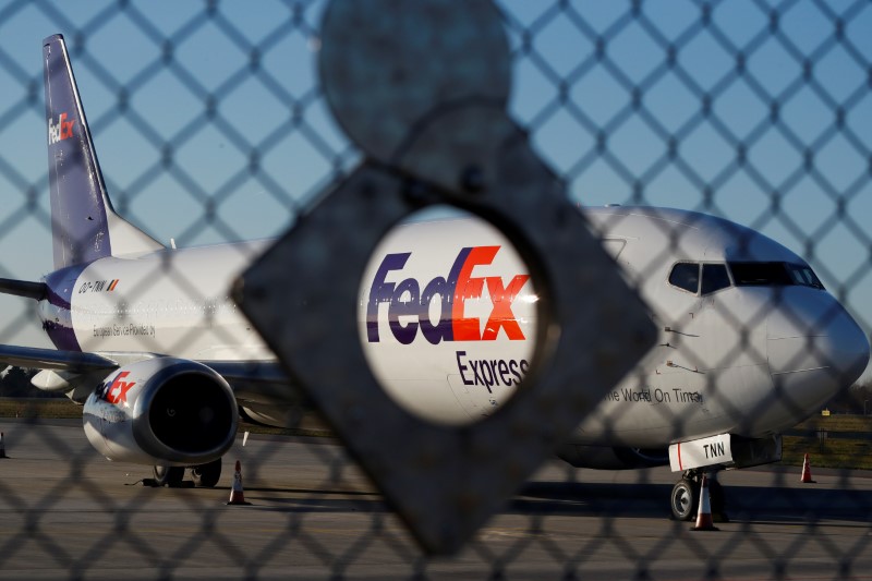 © Reuters. FedEx Express Boeing 737-45D (BDSF) OO-TNN aircraft is seen at the Chopin International Airport in Warsaw