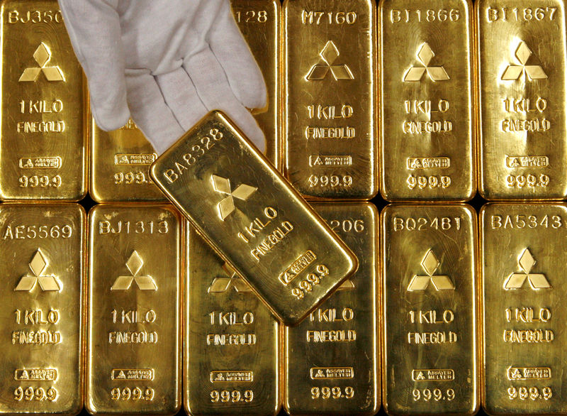 © Reuters. الذهب يبلغ ذروته في أكثر من 5 أشهر وسط ترقب لمجلس الاحتياطي
