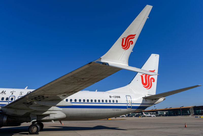 © Reuters. Las aerolíneas chinas y Ethiopian Airlines suspenden los vuelos con Boeing 737 MAX 8 tras el accidente