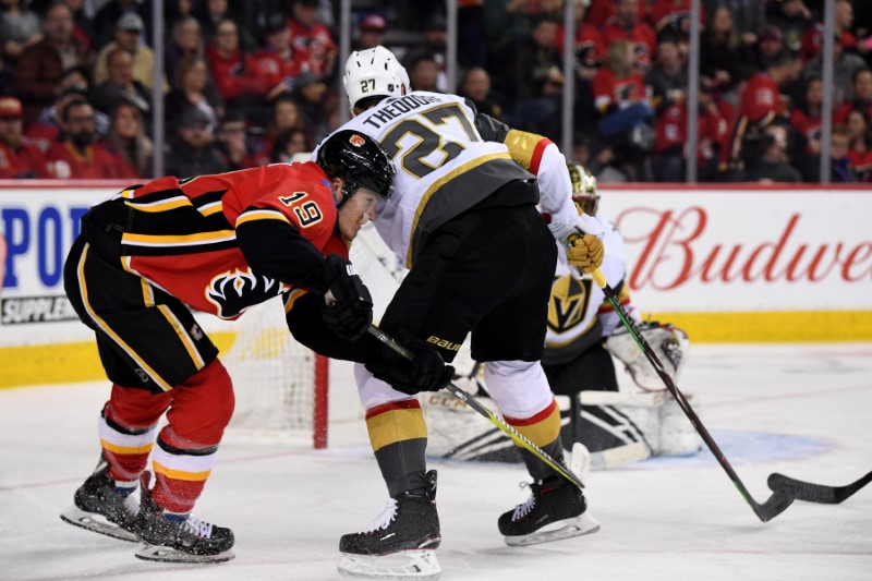 © Reuters. NHL: Vegas Golden Knights at Calgary Flames
