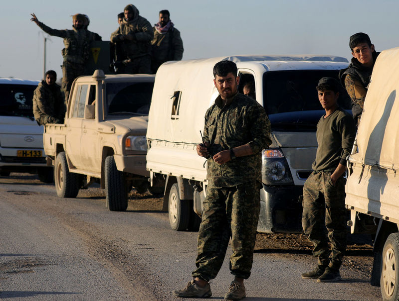 © Reuters. قيادي من قوات سوريا الديمقراطية: "تقدمات بسيطة" في جيب الباغوز
