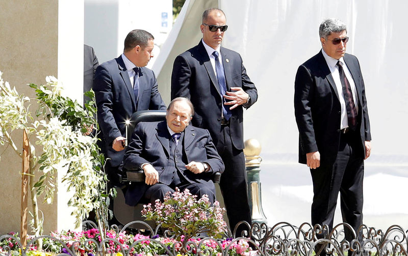 © Reuters. FILE PHOTO: Algerian President Abdelaziz Bouteflika is seen in Algiers