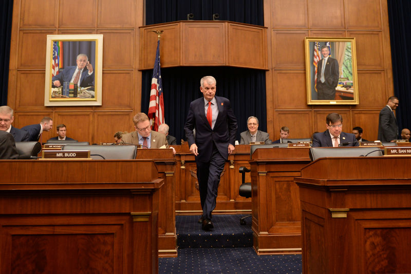 © Reuters. Wells Fargo's CEO Sloan testifies before a House Financial Services Committee hearing