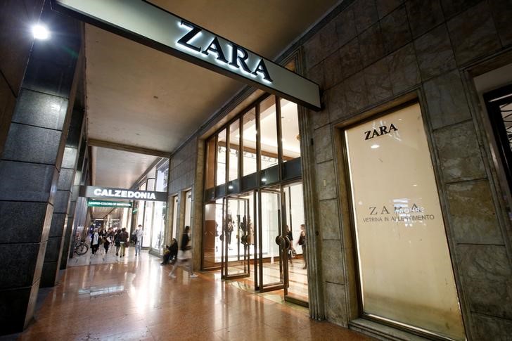 © Reuters. Inditex, dueño de Zara, eleva un 2 pct el beneficio y repartirá dividendos extraordinarios