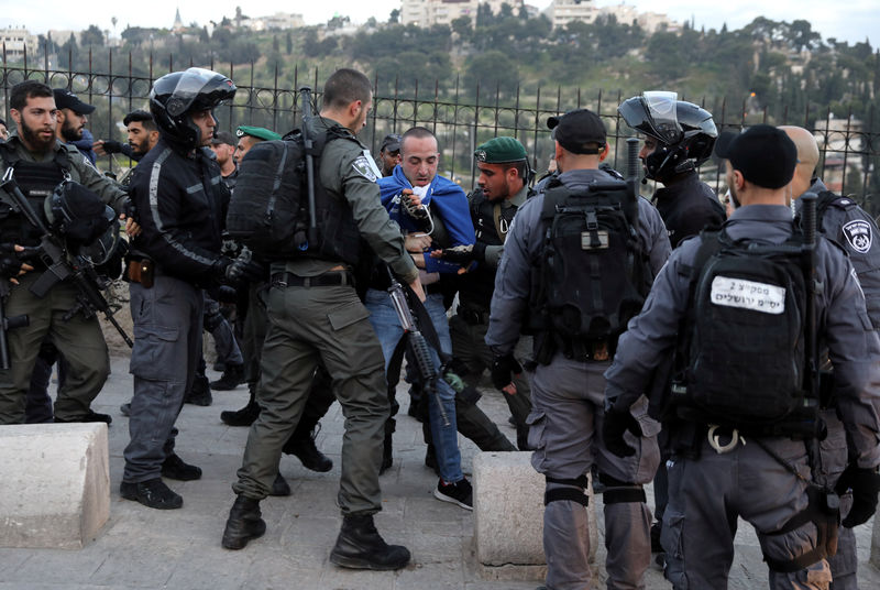 © Reuters. بيان:إسرائيل تعتقل 51 فلسطينيا خلال الساعات الأربع والعشرين الماضية