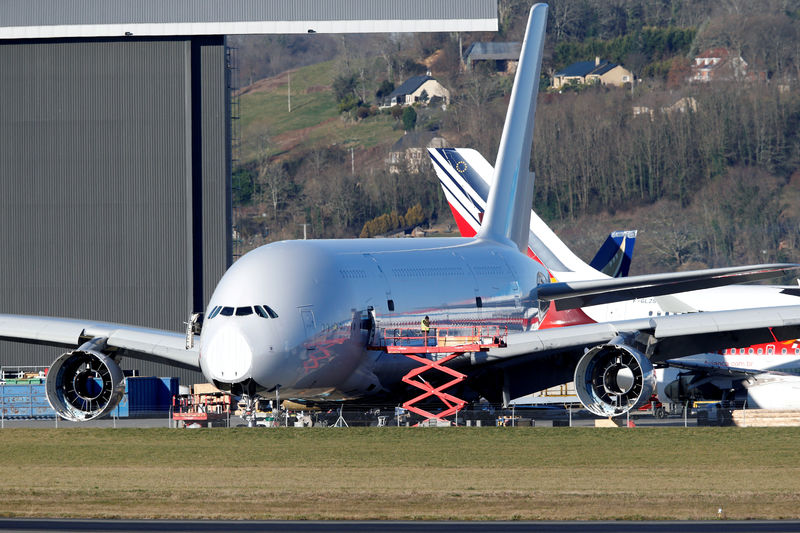 © Reuters. FILE PHOTO: An A380 Airbus superjumbo sits on the tarmac where it is dismantled at the site of French recycling and storage aerospace company Tarmac Aerosave in Tarbes